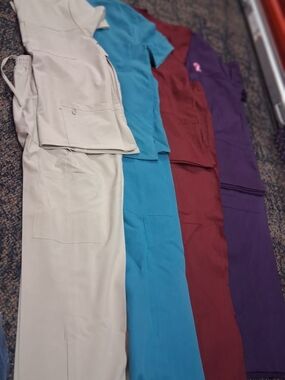 Source Unknown Women's Scrub Set - Beige, Teal, Maroon, Purple 4pc Set Small